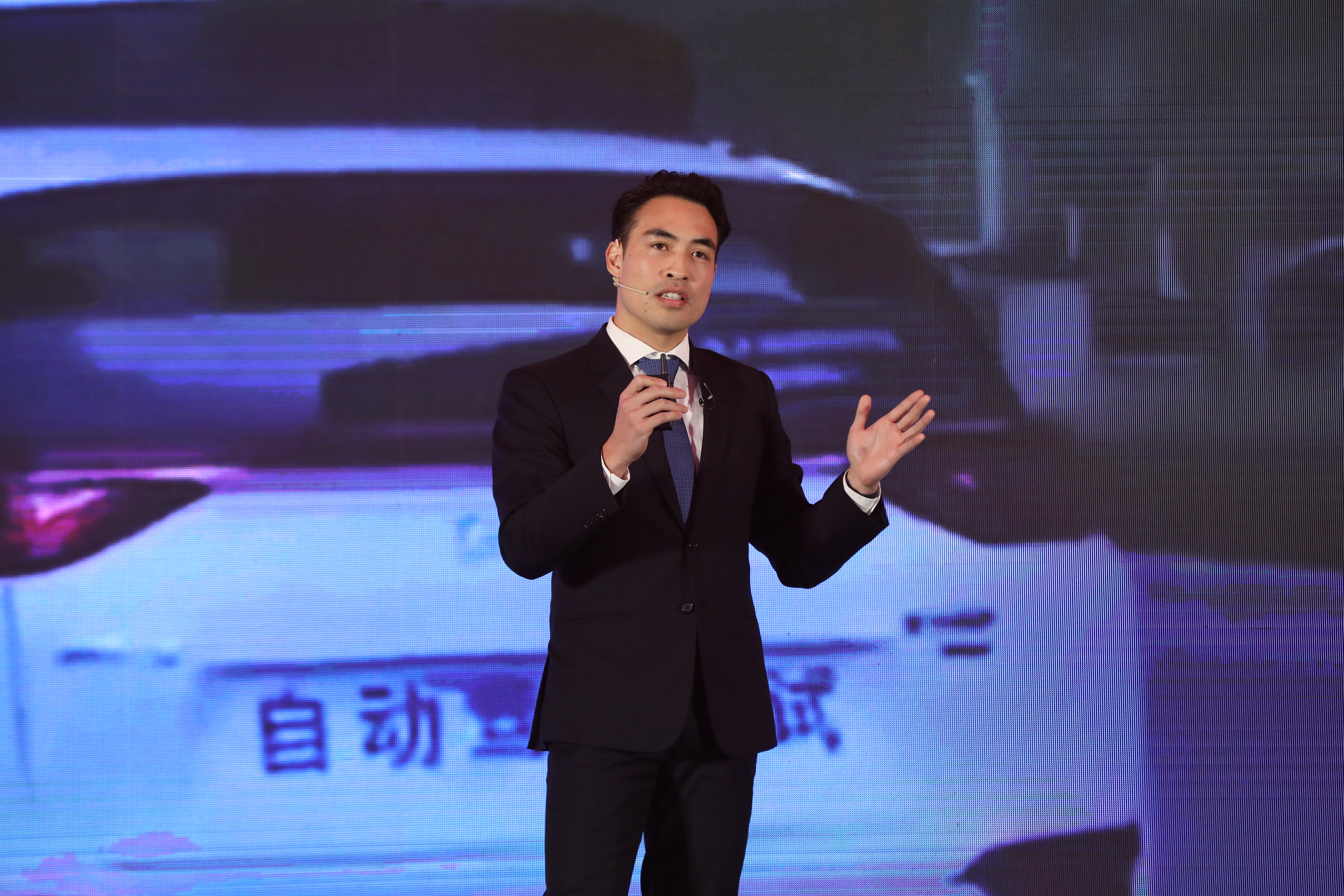 20221114-“全球Z世代热议二十大”论坛在北京K8凯发平台娱乐招商官方网站举行-石加东(孙波)-大卫明.jpg
